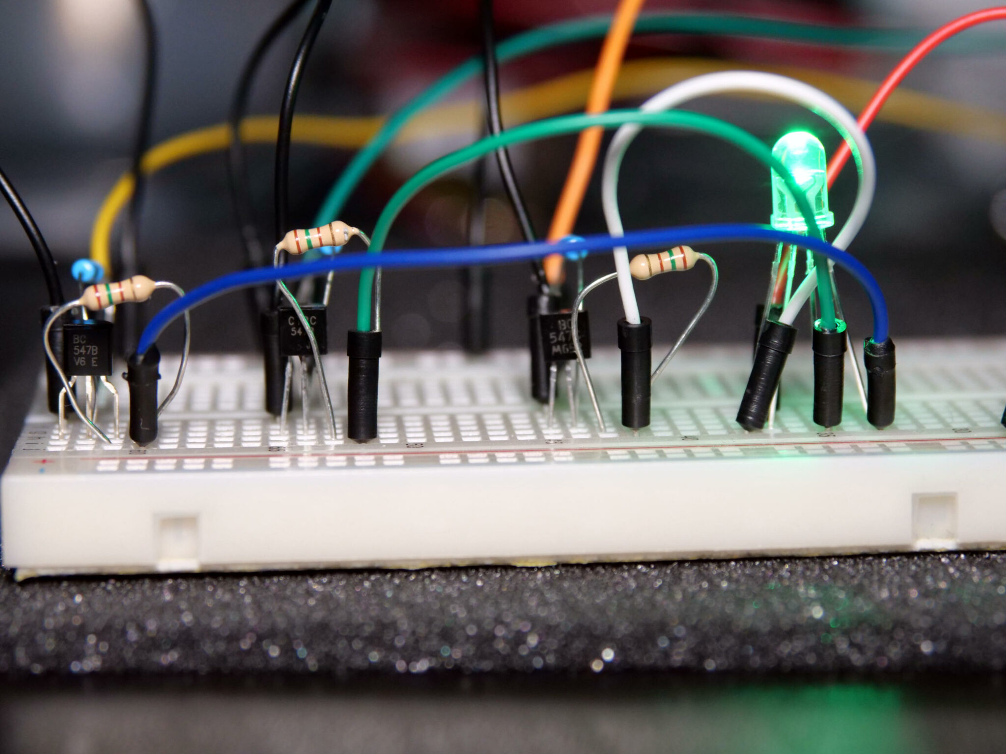 RGB LED am Raspberry Pi unter Python anschließen und ansprechen ...